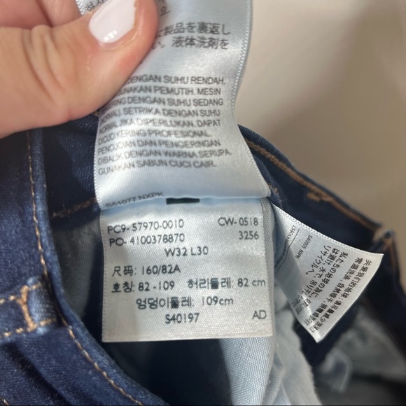 LEVI’S Curvy Bootcut Dark Wash Denim Jeans - Picture 16 of 16